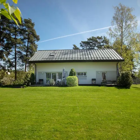 Lauku Iela 25 * Jūrkalne